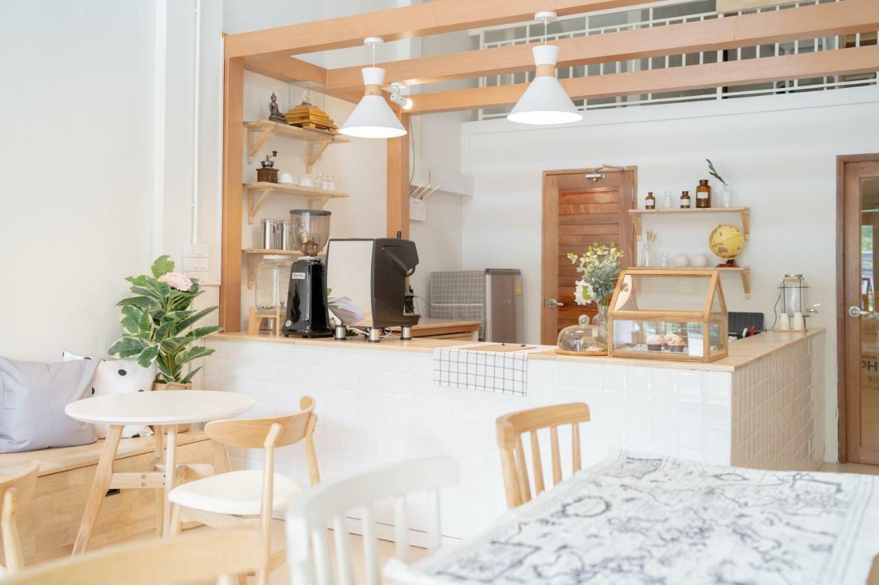 Viv Hometel&Cafe Chiang Mai Buitenkant foto